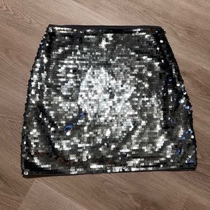 FREE PRESS Sequence Silver Fancy Dressy Mini Skirt Size Medium